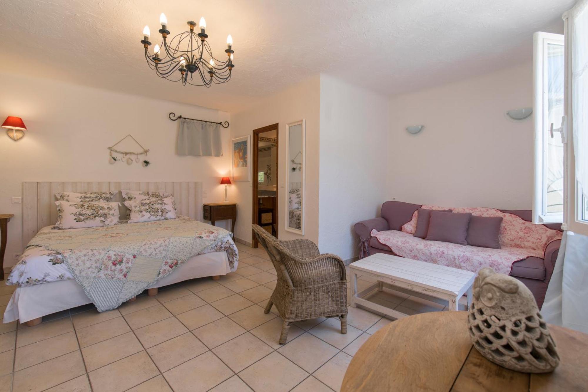La Roseraie , Familial Ouvert Toute L'annee 3*